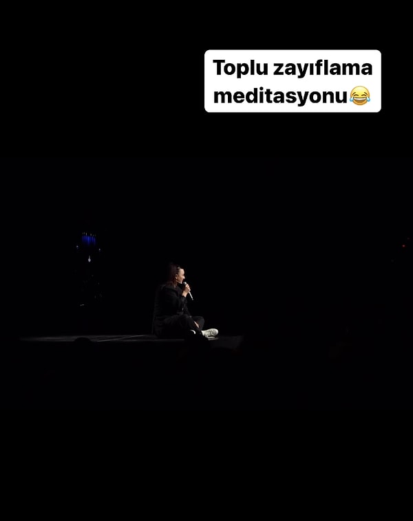 "Bu akşam Bostancı’da 2200 kişi zayıfladık. Darısı tüm şehirlerin başına. Geliyorum canlarım. Yağlarımız şıpır şıpır yere akacak. Geliyorum😂" notuyla paylaştığı videoyla gösteriden bir kesit ekleyen Sakallıoğlu o anlarla yine herkesi gülme krizlerine soktu!