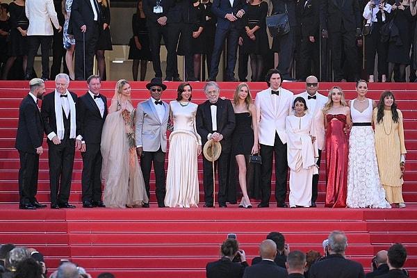 The film, praised by critics, premiered at the 77th Cannes Film Festival yesterday, receiving a 7-minute applause and making a significant impact at the festival.