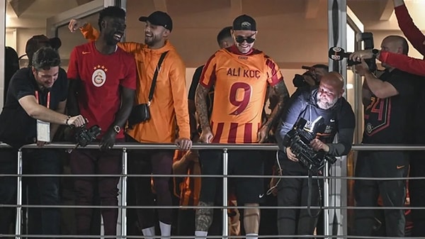 Süper Lig’de şampiyonluğa ulaşan Galatasaray’da şampiyonluk kutlamasına Arjantinli yıldız Mauro Icardi damgasını vurdu.