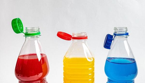 Ülkemizdeki bazı markalar, son zamanlarda plastik şişelerde küçük bir değişikliğe gitti.