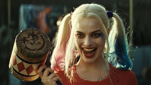 Harley Quinn karakterini daha önce Margot Robbie, "Suicide Squad" (2016), "Birds of Prey" (2020) ve "The Suicide Squad" (2021) filmlerinde canlandırmıştı.