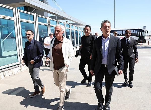Fenerbahçe Başkanı Ali Koç, Sportif Direktör Mario Branco ve Başkan Ali Koç’un yönetim listesinde olan Acun Ilıcalı deneyimli teknik adamla dün gece UEFA Şampiyonlar Ligi finalinin oynandığı Londra’da görüşme sağlamıştı.