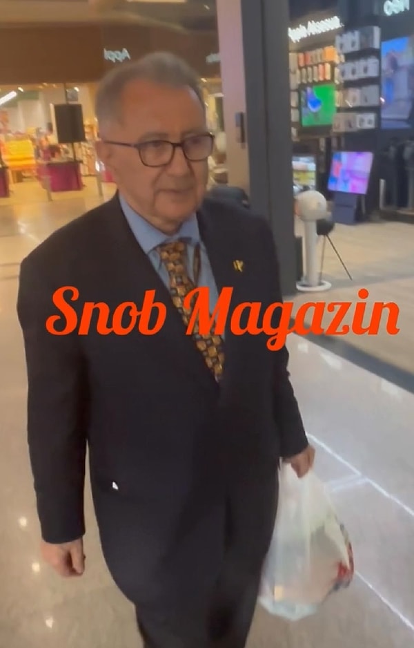 Mehmet Emin Karamehmet, bu sefer ise Snob Magazin tarafından görüntülendi.