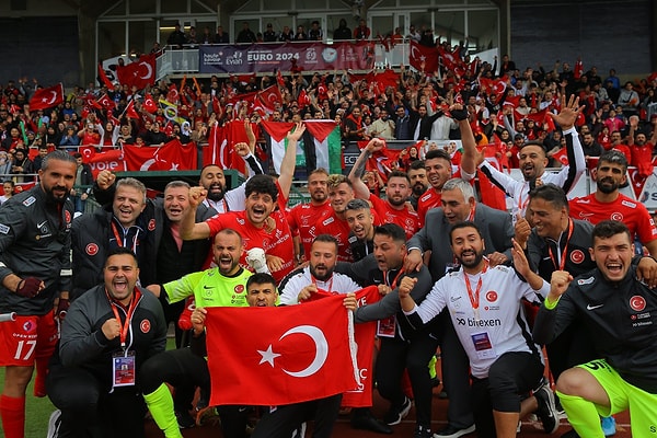 Ampute Milli Futbol Takımı, İspanya'yı 14. dakikada Rahmi Özcan, 28. dakikada Ömer Güleryüz ve 32. dakikada Fatih Şentürk'ün penaltıdan attığı gollerle yendi. Ay-yıldızlı milliler, bu zaferle üst üste üçüncü kez şampiyon oldu.