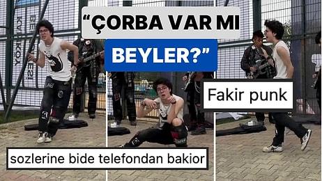 Kadıköy'de Bir Grup Punkçının "Çorba Var mı Beyler?" Şarkılarıyla Eğlendiği Anlar Sosyal Medyanın Diline Düştü