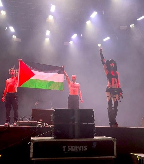 Son olarak Çekya'daki Rock For People Festivali'nde sahne alan Bambie Thug, konserin sonunda Filistin bayrağı açarak Eurovision'da sergilediği duruşun devamını getirmiş oldu.