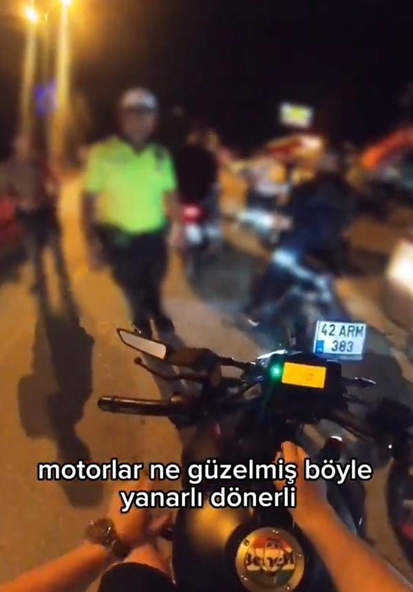 Polis memuru “Kaskın nerede?” diye sorunca motosiklet sürücüsü hava sıcak olduğu için takmadığını söyledi.
