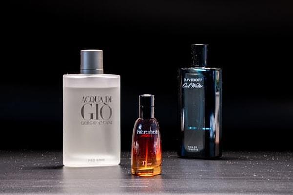 Eğer seçmekte zorlanırsanız, sizin için özenle seçtiğimiz erkek parfüm önerilerine göz atabilirsiniz.
