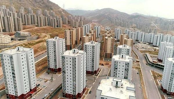 15. İran'ın Tahran eyaletinde yeni inşa edilen 'Pardis' şehri büyümeye devam ediyor.