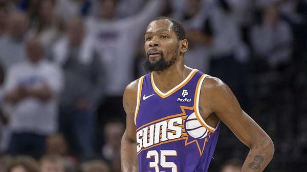3. Phoenix Suns'ta oynayan Kevin Duran, kaç yaşında?