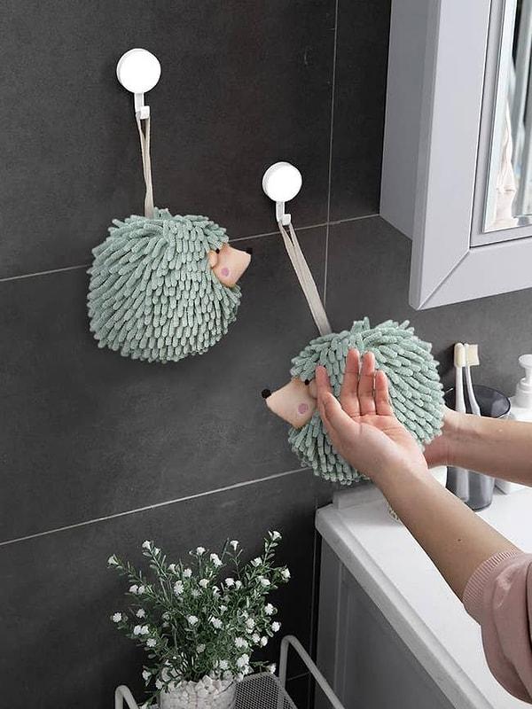 12. İster mutfakta ister banyoda kullanabileceğiniz son derece tatlı bir tasarıma sahip olan kirpi havlular.