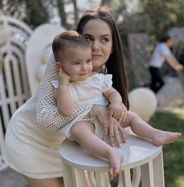 Lara Paşalı'nın Instagram hesabından "Mutlu 1 yaş Perakuş" notu ile paylaştığı kareyi görenler minik kızın annesi gibi güzel olduğunu söylemeden geçmemişti.