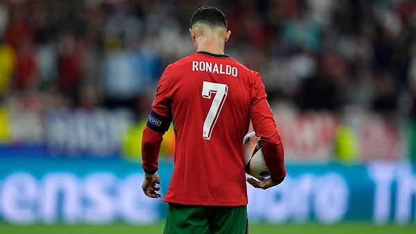 Futbolseverler, hem Portekiz'in hem de Ronaldo'nun şampiyonadaki performansını yetersiz buldu.