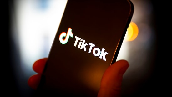 "TikTok Brain" Lowers Performance, Affects Academic Success and Social Relationships
