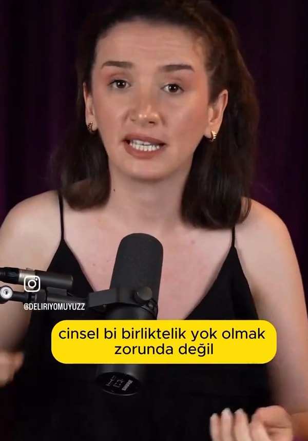 Evet, doğru duydunuz. Videodaki kişi bu ifadeyi aynen “Alo, bizim bu gece sarılıp uyumamız lazım.” örneğiyle anlatıyor. Ne düşünüyorsunuz, buyurun yorumlara.