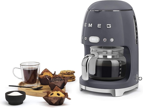 9. Smeg - Barut Grisi Filtre Kahve Makinesi