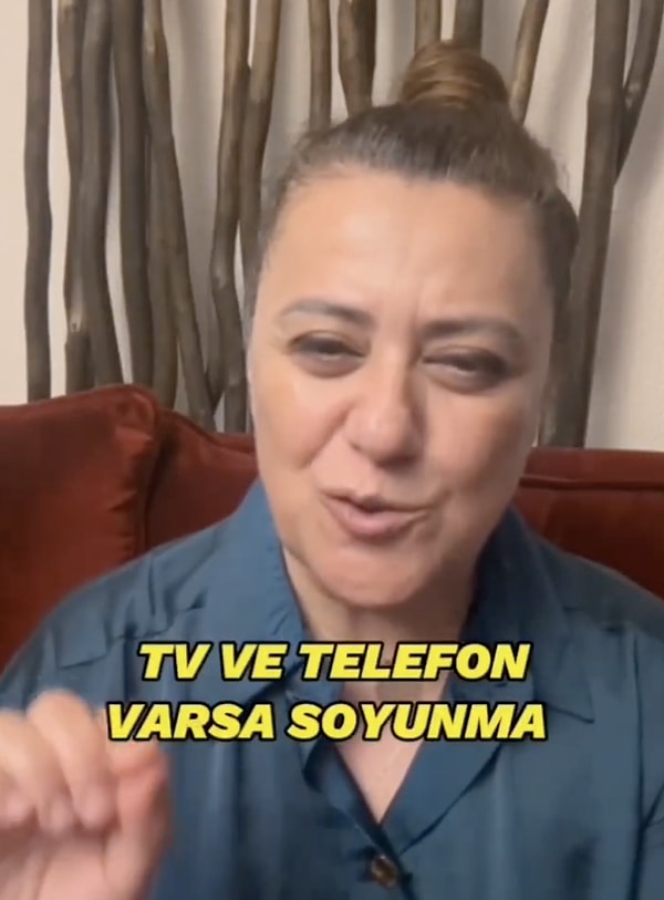 "Sizi ön kameralardan kayda alıyorlar." sözlerini kullanan kadına "Bizi ne yapsınlar?" yorumları gelirken, hak verenler de oldu.