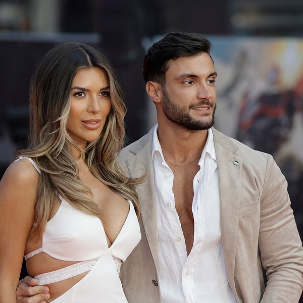 'Love Island' (Aşk Adası)'nın birincisi olan Türk oyuncu Ekin Su, geçtiğimiz aylarda programda tanıştığı ve bir süreliğine aşk yaşadığı Davide Sanclimenti ile yollarını ayırdı. Ayrılığın ardından ise Cülcüloğlu'nun, Arda Güler ile paylaştığı fotoğraf dikkat çekti.