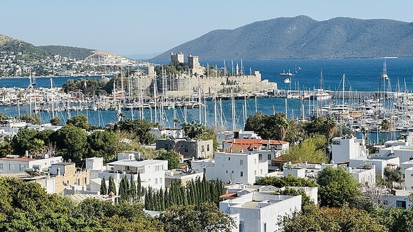 Dünyanın en önemli turizm destinasyonlarından biri olan Bodrum'da oteller temmuz ortası itibariyle indirime gitti.