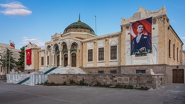 Ankara Etnografya Müzesi halka açıldı.