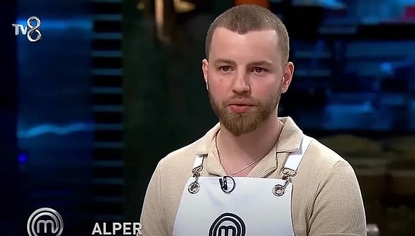 15. MasterChef Türkiye'de ana kadrosuna 8'inci olarak giren Alper Öztamur, şeflerden övgü dolu yorumlar aldı. Sezonun beğenilen yarışmacısı Masterchef Alper kim, gelin birlikte tanıyalım...