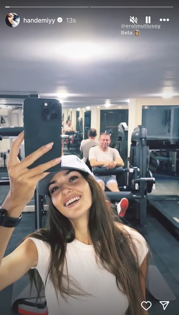 Hande Erçel, sporunu ihmal etmedi.