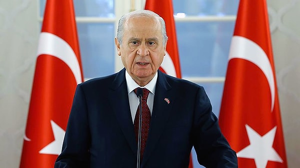 Bahçeli, 2018 yılında Sakarya’da bir köpek yavrusunun patilerinin kesilmesinin ortaya çıkmasının ardında Twitter hesabından “Allah’ın her yarattığını aziz bilen bir inancın mensupları hayvan katillerini affetmeyecektir. Ha bir köpek yavrusunu kesmişler, ha bir emzikli bebeği katletmişler, mana ve muhteva olarak hiçbir fark yoktur” paylaşımını yapmıştı.