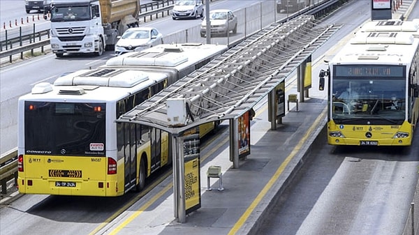 Gündeme sunulacak yüzde 13'lük zam teklifinin kabul edilmesi halinde, halihazırda metro ve otobüslerde 17.70 TL olan İstanbulkart kullanım ücreti 20 liraya yükselecek.