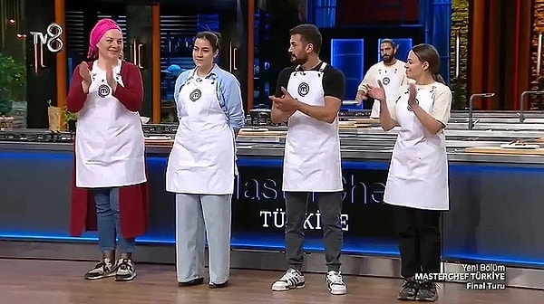 14. Dün akşam MasterChef'te yedek kadro için yarış vardı. Yemek sırasında Akın'ın tezgaha koşarak gelirken kayıp düşmesi herkesi korkuttu. Yarışmacı da mimik bile oynamadı!