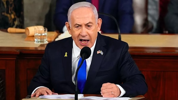 İsrail Başbakanı Binyamin Netanyahu, İsrail'in işgali altındaki Golan Tepeleri'ne düzenlenen saldırının ardından İsrail'deki Dürzi toplumunun lideriyle telefonda görüştü.