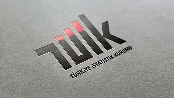 Türkiye İstatistik Kurumu'nun (TÜİK) projeksiyonuna göre nüfus 2100 yılına kadar 77 milyonun altına düşebilir. Ancak doğurganlık hızının daha da düşeceği senaryolar da mevcut.