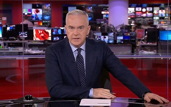 İngiltere’nin kamu yayıncısı BBC’nin ünlü ekran yüzü Huw Edwards hakkında çocuk istismarı iddiasıyla dava açıldı. Edwards, farklı zamanlarda 3 kez WhatsApp üzerinden çocuklardan para karşılığı çıplak fotoğraf aldığı suçlamasıyla yargılanacak. Edwards, son olarak  İngiltere Kraliçesi Elizabeth’in ölüm haberini duyurması ve kurumda en yüksek maaşı alanların başında geldiği iddiasıyla gündeme gelmişti.