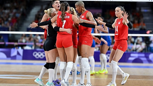 Voleybol başta olmak üzere atıcılık, okçuluk, yüzme gibi pek çok alanda sporcularımız da ülkemizi temsil ediyor.