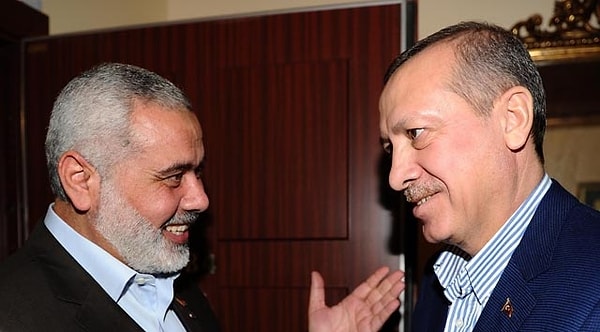 Erdoğan paylaşımında, "Haniye’ye yönelik Tahran’da gerçekleştirilen kalleş suikastı şiddetle kınıyor ve lanetliyorum... Siyonist barbarlık bugüne kadar olduğu gibi emellerine yine ulaşamayacaktır.  Türkiye olarak bütün yolları denemeye, bütün kapıları zorlamaya ve Filistinli kardeşlerimizi tüm imkanlarımızla, tüm gücümüzle desteklemeye devam edeceğiz" ifadelerini kullandı.