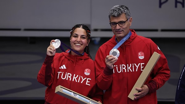 Turkish shooters Yusuf Dikeç and Şevval İlayda Tarhan faced off against Damir Mikec and Zorana Arunovic from Serbia in the final of the 10-meter air pistol mixed category.