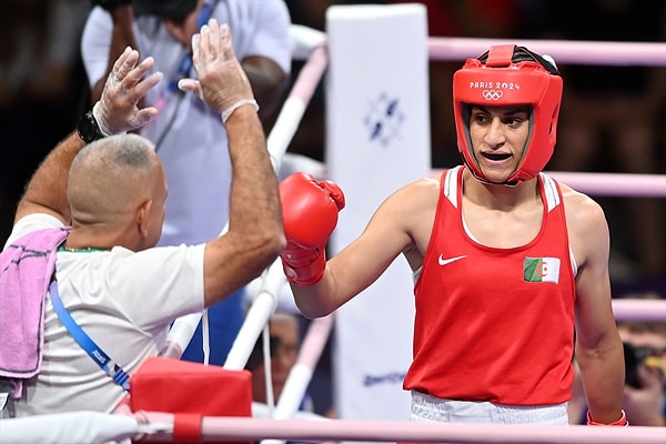 Son olimpiyat şampiyonu milli boksör Busenaz Sürmeneli çeyrek finalde eşleştiği Taylandlı Janjaem Suwannapheng'i, Khelif de Macar Anna Luca Hamori'yi elemesi halinde bu iki sporcu yarı finalde eşleşecek.