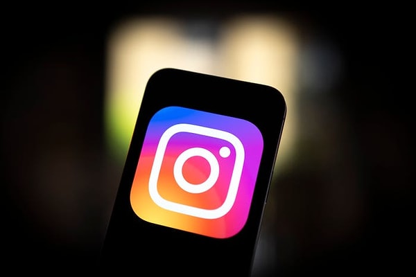 "Instagram bir an önce açılmalı" çağrısında bulunanların sayısı artarken Barolar Birliği'nden de açıklama geldi.