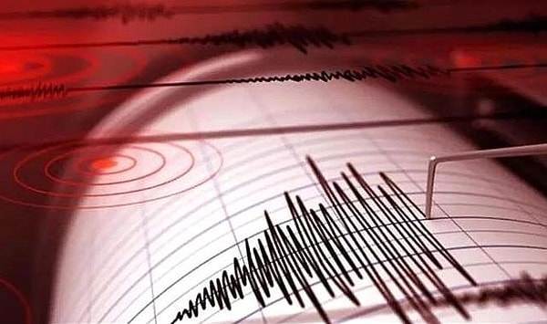 Türkiye’de deprem riski en yüksek illerin başında gelen Bursa’da sabaha karşı yaşanan deprem korku yarattı.