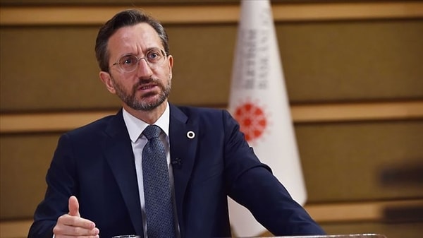 Fahrettin Altun, sosyal medya şirketlerinin 'dijital faşizm' uyguladığını vurguladı. Altun, "Türkiye Cumhuriyeti egemen bir devlet olarak, bağımsız bir devlet olarak elbette bunu kabul etmez, edemez" dedi.