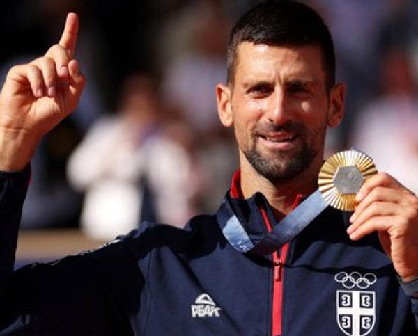 Paris 2024 Olimpiyat Oyunları tenis branşı tek erkeklerde altın madalya kazanan Djokovic, bu başarısıyla ilgili yaptığı açıklamada şimdiye kadar hiç tatmadığı bir duyguyu yaşadığını belirtti.