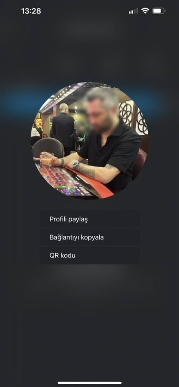 Yorum yapan kişinin profil fotoğrafının kumarhanede çekilmiş olması ise ayrı bir olay...