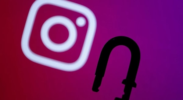 Instagram'ın kapatılmasına ülkede her kesimden tepki gelmeye devam ediyor. Influencerlar, burada ticaret yapan e-ticaret şirketi sahipleri ve tüm bunlardan bağımsız şekilde kişisel hak temelli olarak olaya yaklaşan vatandaşların artan tepkisine bir destek de TÜSİAD'dan geldi.