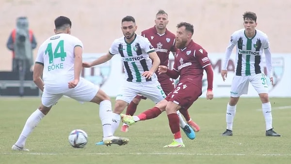 Zor günler geçiren Denizlispor 3 yıldır devam eden transfer yasağı nedeniyle altyapı oyuncularından kurulu kadroyla mücadele etmeye hazırlanıyor.