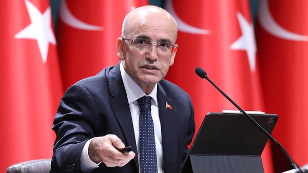 İddiaya göre Mehmet Şimşek, yastık altı yatırımları Türk lirasına yatırıma dönüştürmek için gram ve çeyrek altının üretiminin durdurulmasını istedi. Bu önlemle Türk lirasına yapılacak yatırımın çerçevesinin genişlemesi planlandığı iddia edilmişti.