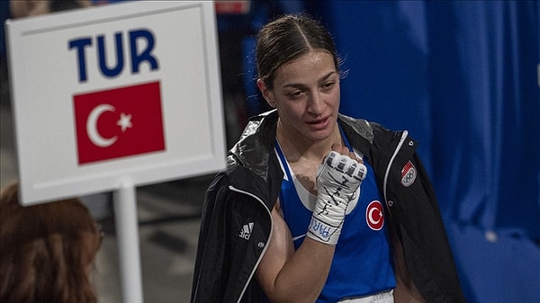 Tokyo 2020'nin olimpiyat ikincisi milli boksör Buse Naz Çakıroğlu, Paris'te de gümüş madalyayı ülkemize getirdi.