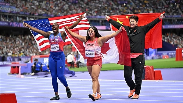 “Yakın tarihimin en başarısız olimpiyatları” diyen Altaylı, “Birileri sporda meyve topladığımızı söylüyor. Meyve değil nal topladığımızın farkında değiller belli ki!” ifadelerini kullandı.