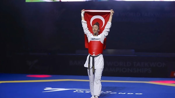 Üçüncü seti 6-2 alarak maçı 2-1 kazanan milli sporcu, bronz madalyanın sahibi oldu ve Türkiye'ye bir bronz madalya daha kazandırdı.