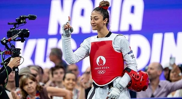 Nafia Kuş Aydın, madalya kazanamayan sporcularımıza da destek olurken, sözlerini şu şekilde noktaladı: "Hepimizin burada amacı madalya kazanmak ülkemizi ve insanlarımızı gururlandırmak. Ne olur arkadaşlarımıza kötü yorumlar yapmayın. Çok üzülüyorlar, hepimiz üzülüyoruz. Hepimiz elimizden gelenin fazlasını yapıyoruz. Yıllardır kamplarda geçiriyoruz hayatımızı. Ellerinden gelenin fazlasını yaptı hepsi."