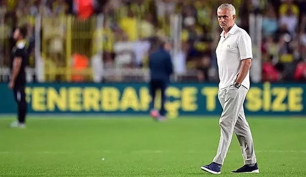 Sezona Adana Demirspor galibiyetiyle başlayan Fenerbahçe'de Mourinho oyundan memnun olmadığını itiraf ederken daha iyi konuma geleceklerini söyledi.