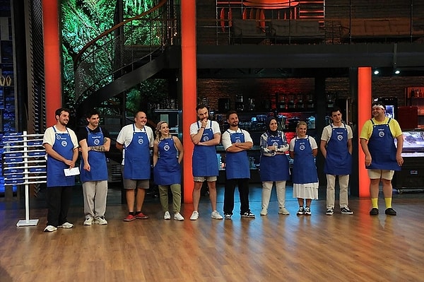 MasterChef'in ikinci haftası dün akşamki yayın itibariyle resmen başladı. Yeni kaptanlar Nevzat ve Zeynep oldu.